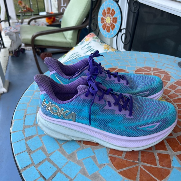 HOKA Women's Clifton 9 Running Shoes size 11B - Picture 6 of 13